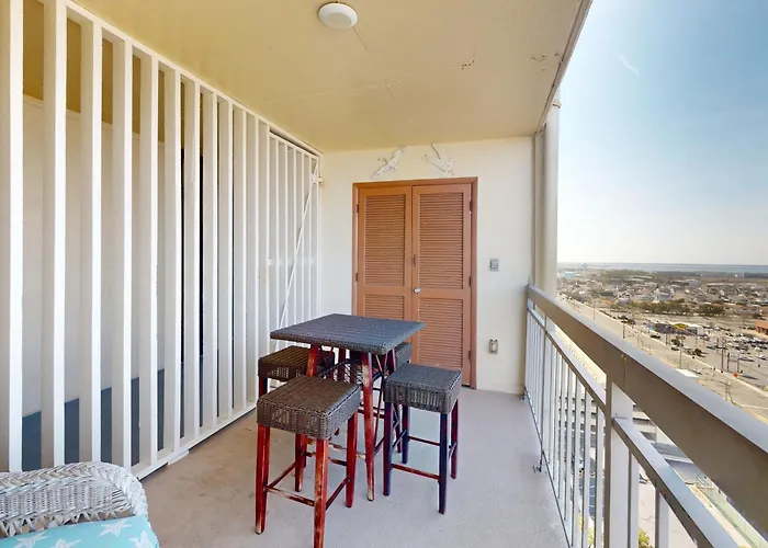 Apartment Fountainhead Towers 1606